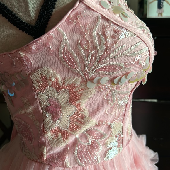 🔥NWT One shoulder sequin bodice mesh hem cake dress in pink size xs p2p 19+ - Picture 7 of 11